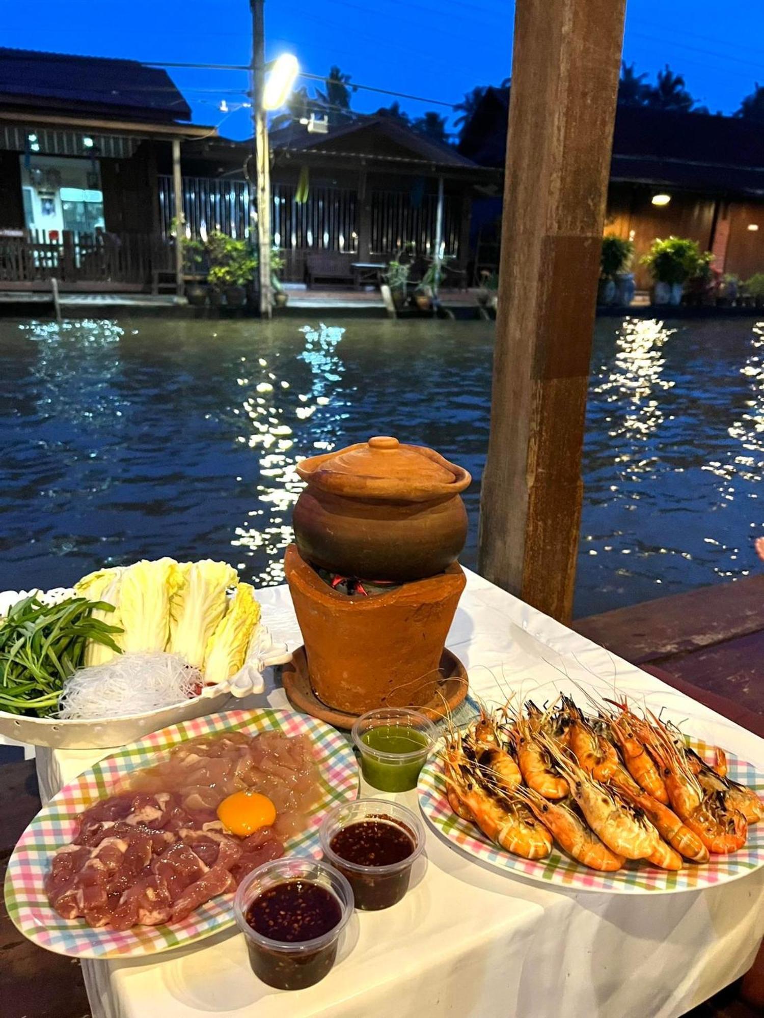 Baanklong Amphawa Homestay Екстер'єр фото